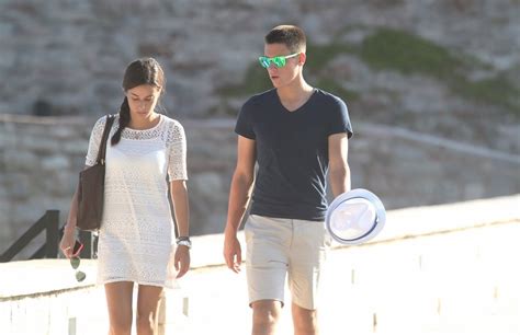 Mladí Novak Djokovič a Jelena Ristič počas ich randenia