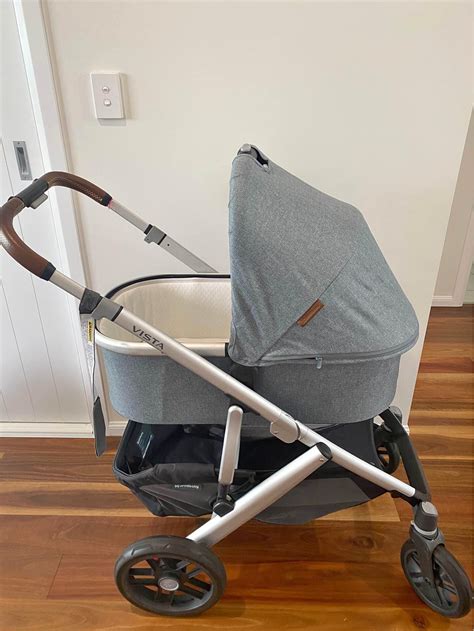 Modulárny kočík UP Baby Vista V2 s rôznymi konfiguráciami