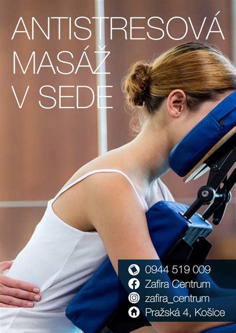 Osoba relaxujúca na masážnom lôžku
