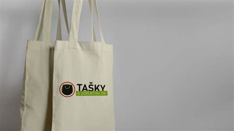 Organizované kočíkové tašky s rôznymi doplnkami