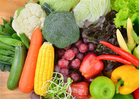 Obrázok s postupným zavádzaním rôznych druhov ovocia a zeleniny do stravy dieťaťa