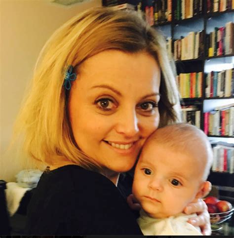 Evita Urbaníková s novorodencom Jakubom
