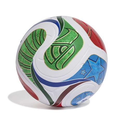 Kalendár s vyznačeným mesiacom september a futbalová lopta