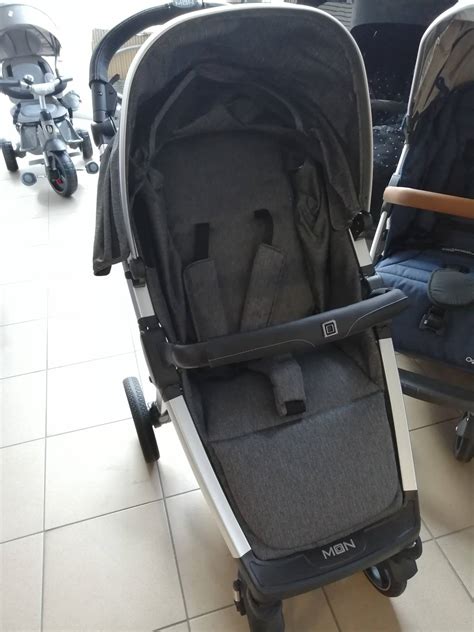 Koláž log popredných výrobcov golfových kočíkov