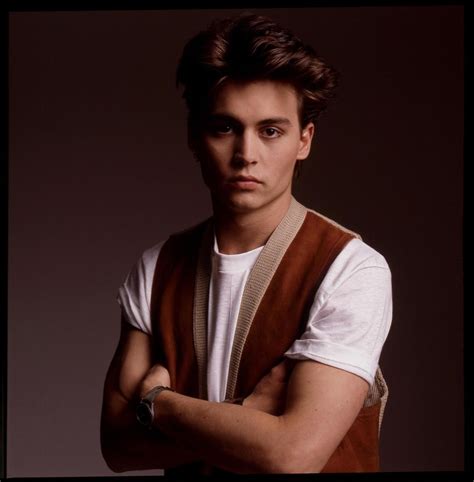 Mladý Johnny Depp s gitarou
