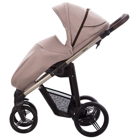 Child sleeping in Bebetto Nico sport seat