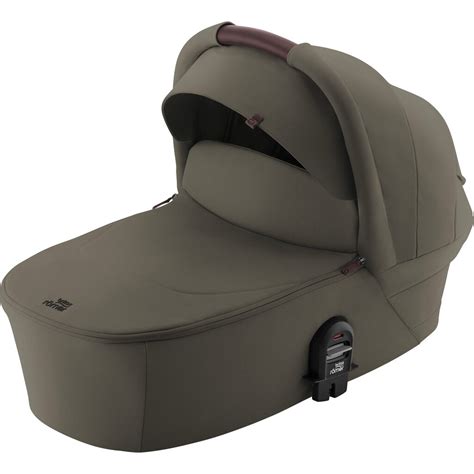 Detail hlbokej vaničky Britax Affinity s novorodencom