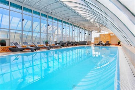 Bazén vo Wellness hoteli Horizont s výhľadom