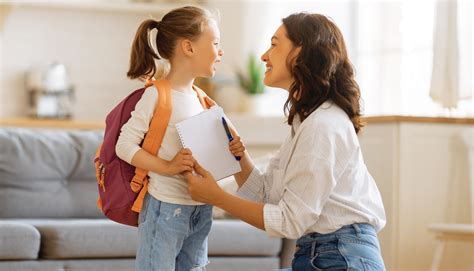 Dieťa s rodičom počíta predmety