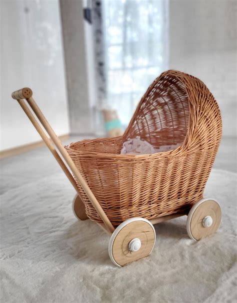 Rozmery prúteného kočíka pre bábiky