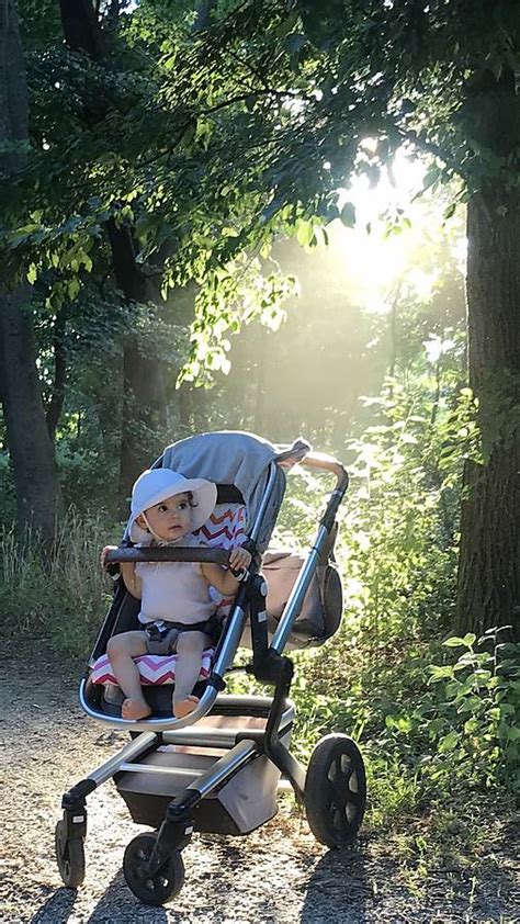 Detail polohovateľnej rukoväte kočíka