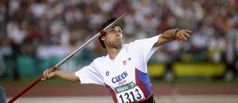 Jan Železný v akcii s oštepom
