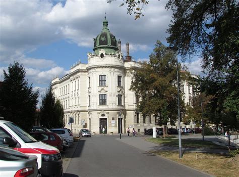 Budova gymnázia v Uherskom Hradišti