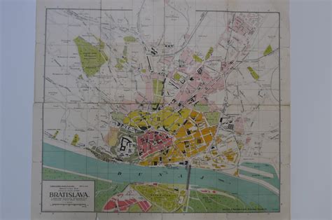 Mapa Bratislavy s vyznačeným Starým Mestom a bodom pre Záhrebskú ulicu