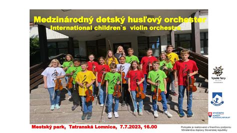 Detský orchester interpretujúci skladbu
