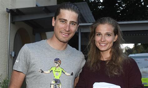Peter Sagan a Katarína Saganová s Marlonom na spoločenskej udalosti