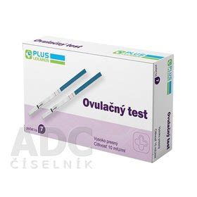Žena pripravujúca vzorku moču pre ovulačný test