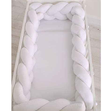 Pletený mantinel do postieľky