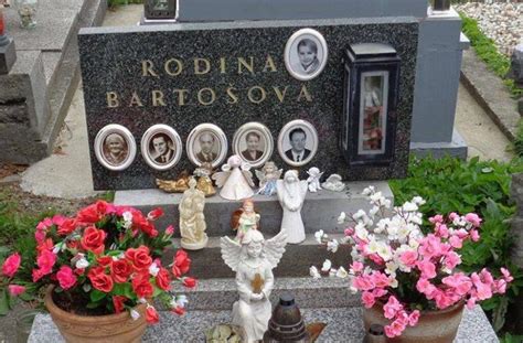 Pamätná doska Ivety Bartošovej