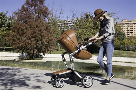 Mima Xari kočík - pohľad na malú vaničku a športovú časť