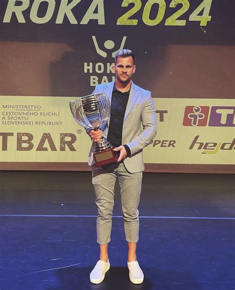 Jaroslav Martinusík s hokejbalovou hokejkou