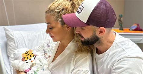 Rodina Janyho Landla a Vierky Ayisi s dcérou Naliou