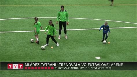 Dojčenie dvojičiek vo futbalovej polohe