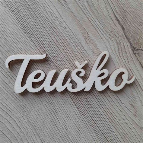 detailný záber na ručne pletené prútie a textilné doplnky