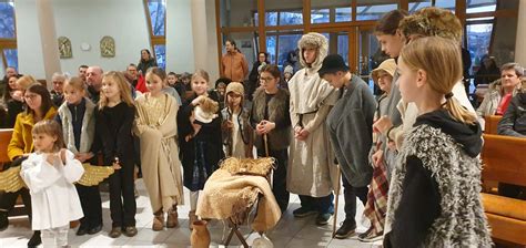 Deti účinkujúce v jasličkovej pobožnosti