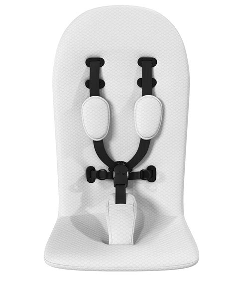 detail mechanizmu zipsu na sedadle kočíka Mima Xari