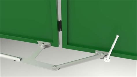 detail hliníkovej konštrukcie a skladacieho mechanizmu kočíka