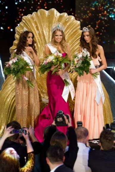 Záber z finálového večera Miss Slovensko 2012, kde Kristína Krajčírová získala titul najkrajšej Slovenky.