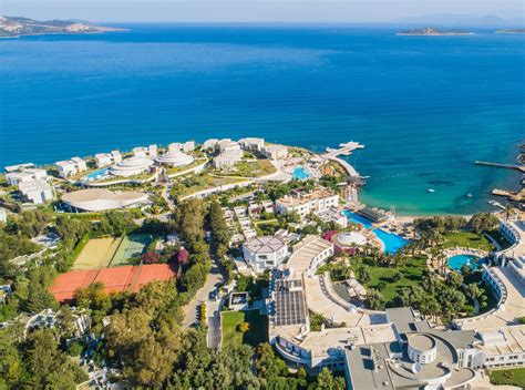 Luxusný hotelový rezort v Turecku s bazénom