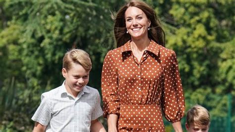 Portrét mladej Kate Middleton a princa Georgea pre porovnanie