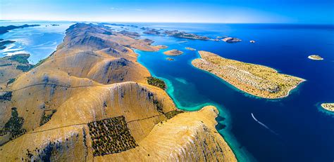 Panoramatický pohľad na ostrovy národného parku Kornati
