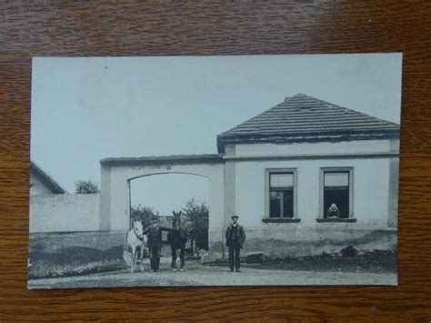 Dobové fotografie detí v kočíkoch