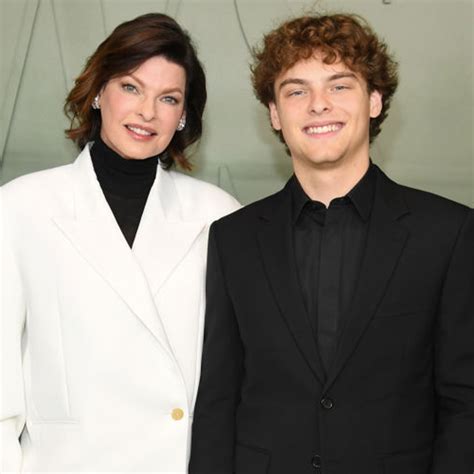 Linda Bannon a jej syn Timmy v radosti