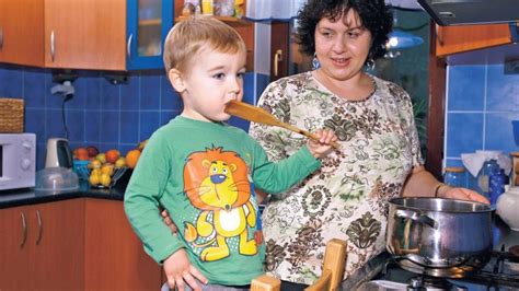 Dieťa sa odťahuje od prsníka počas dojčenia