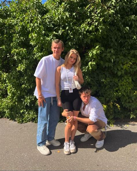 Marcus and Martinus fan interaction