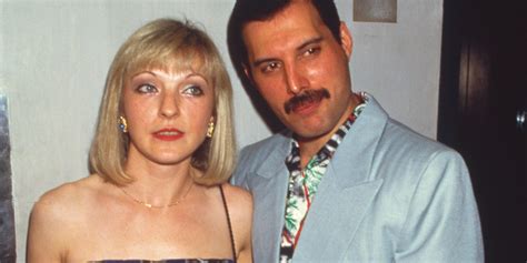 Freddie Mercury a Mary Austin v ranom štádiu ich vzťahu