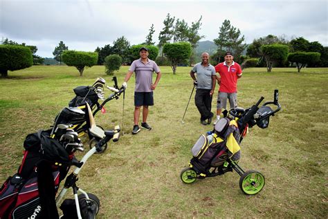 Rodina Mňahončákovcov na golfovom ihrisku