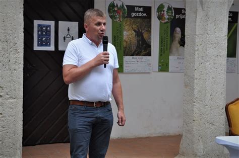 Matej Jurkovič v záhradke
