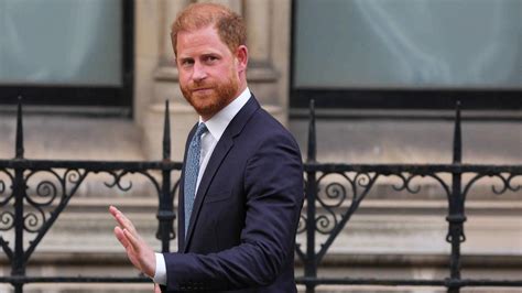 Princ Harry oznamuje narodenie syna