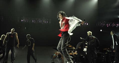 Michael Jackson rehearsing