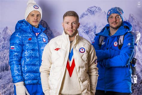 Bohatá kolekcia slovenských krojov