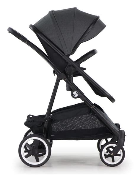 Elegantný čierny kočík